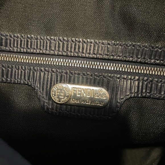 Fendi FF Vintage Crossbody / Shoulder Bag - Picture 14 of 16